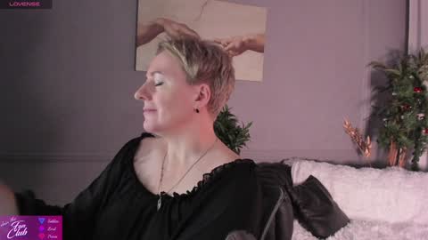 Snapshot of nika_smit chatting on January 5, 2:30 pm Nika online show from January 5, 2:30 pm