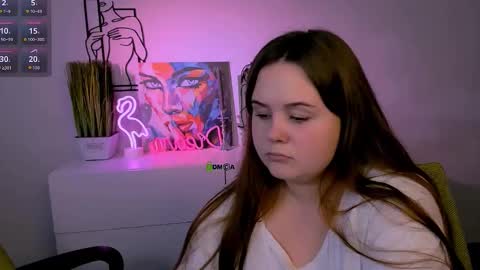 Little  Angel online show from December 3, 8:23 am