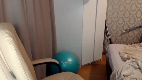 Snapshot of nikaking22 chatting on December 3, 11:52 am nikaking22 online show from December 3, 11:52 am