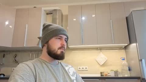 Snapshot of nikbusiness chatting on December 14, 12:10 pm Nick online show from December 14, 12:10 pm