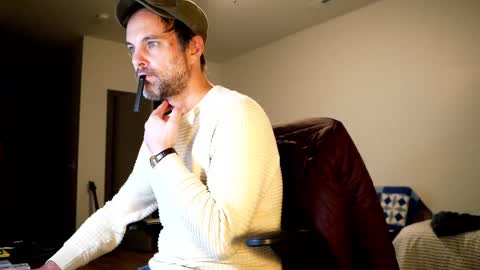 Snapshot of nikejude56 chatting on October 10, 1:15 am Nike Jude online show from October 10, 1:15 am