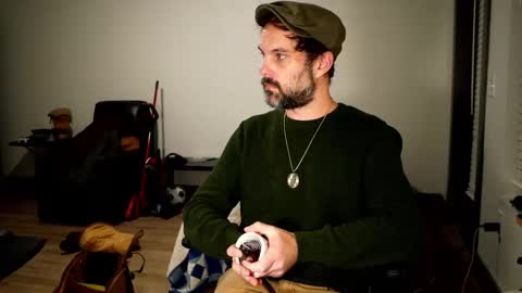 Snapshot of nikejude56 chatting on October 28, 1:20 am Nike Jude online show from October 28, 1:20 am