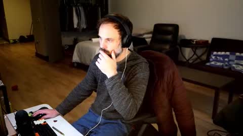 Snapshot of nikejude56 chatting on December 17, 8:15 pm Nike Jude online show from December 17, 8:15 pm