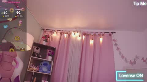 Snapshot of nikerly_hot chatting on July 21, 4:09 pm NIKERLY online show from July 21, 4:09 pm