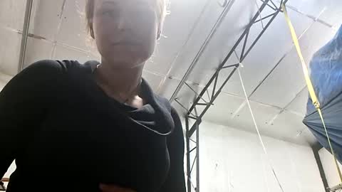 nikhannah online show from November 2, 1:57 pm