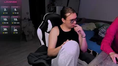 Snapshot of niki_nik0 chatting on October 21, 9:37 pm niki_nik0 online show from October 21, 9:37 pm