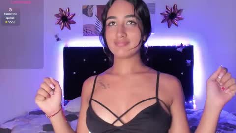 Snapshot of nikibrice chatting on March 3, 12:59 am online show from March 3, 12:59 am