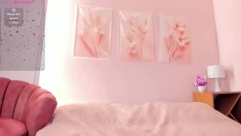 Snapshot of nikibrice chatting on September 14, 7:02 pm online show from September 14, 7:02 pm