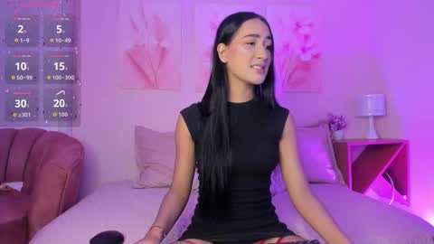 Snapshot of nikibrice chatting on October 10, 7:13 pm online show from October 10, 7:13 pm
