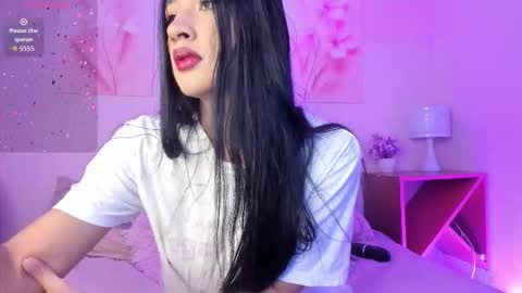 Snapshot of nikibrice chatting on October 11, 7:12 pm online show from October 11, 7:12 pm