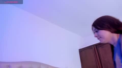 Niikii online show from December 2, 1:03 am