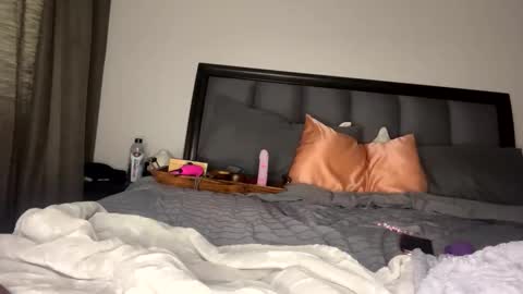 nikitalove104 online show from September 12, 5:13 pm