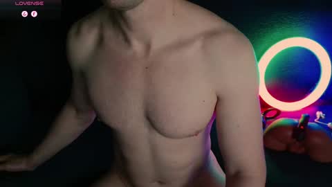 Snapshot of nikitin21 chatting on June 7, 1:32 am Sasha online show from June 7, 1:32 am