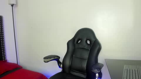 Snapshot of nikkenyx chatting on February 24, 12:26 pm Nikkenyx online show from February 24, 12:26 pm