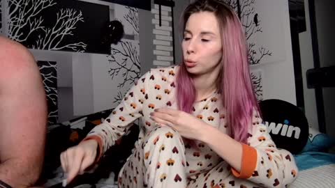 nikki7377 online show from February 7, 5:40 pm