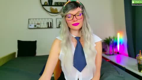 Kitty Chatte online show from December 6, 8:40 pm