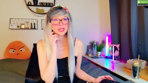 Kitty Chatte online show from February 1, 8:29 am