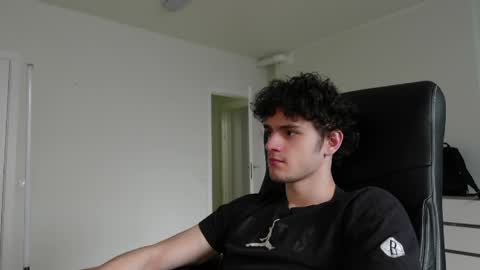 nikki online show from April 11, 12:20 pm