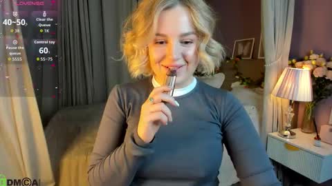 Snapshot of nikki_kai chatting on October 7, 12:08 am Nikki online show from October 7, 12:08 am