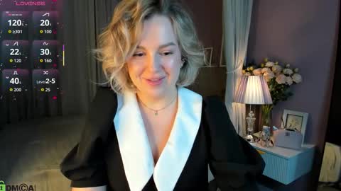 Snapshot of nikki_kai chatting on October 24, 12:41 am Nikki online show from October 24, 12:41 am