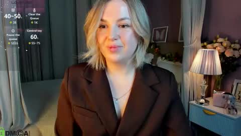 Snapshot of nikki_kai chatting on November 10, 1:04 am Nikki online show from November 10, 1:04 am