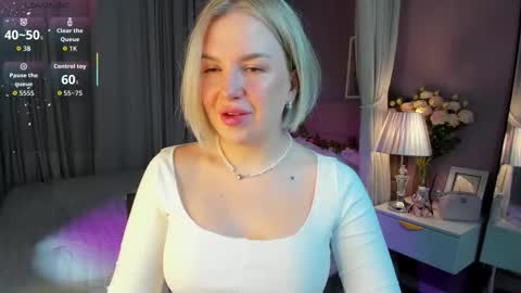 Snapshot of nikki_kai chatting on November 25, 1:05 am Nikki online show from November 25, 1:05 am
