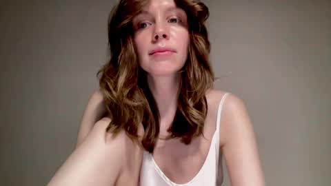 Nikki online show from December 3, 1:21 pm