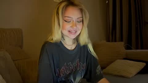 nicolette online show from December 27, 8:50 pm