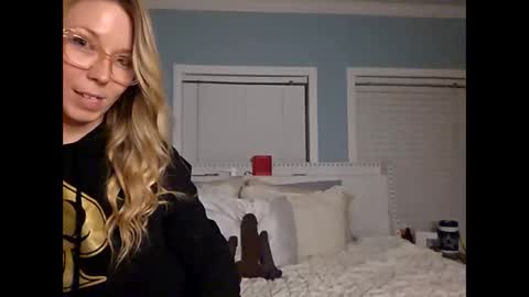 nikkib653466 online show from April 19, 3:39 am