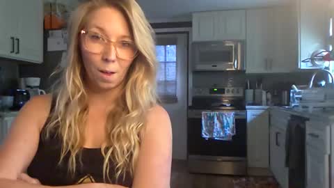 nikkib653466 online show from April 29, 5:41 pm