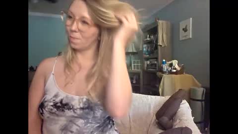 nikkib653466 online show from June 5, 3:29 pm