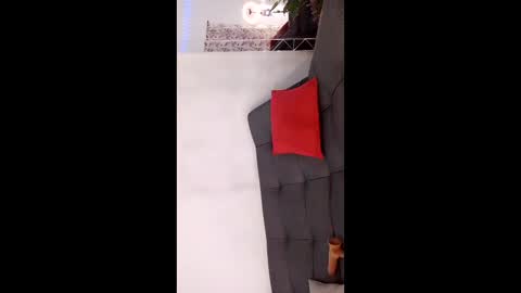 nikkibotero online show from December 14, 1:55 am