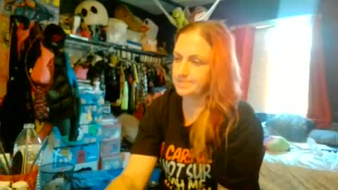 Nikkie online show from June 21, 8:44 pm