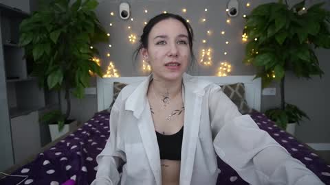 Nikki online show from February 1, 7:23 pm