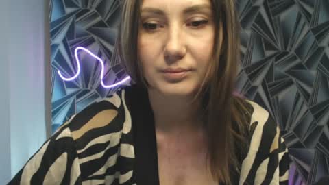 nikkikiss___ online show from May 15, 12:28 am