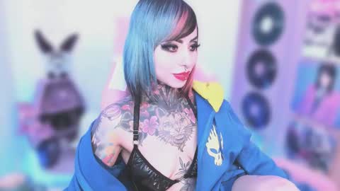 Nikki Ramone   online show from December 2, 9:43 pm