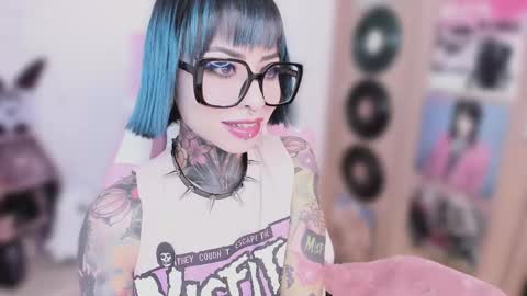 Nikki Ramone   online show from March 25, 11:27 am