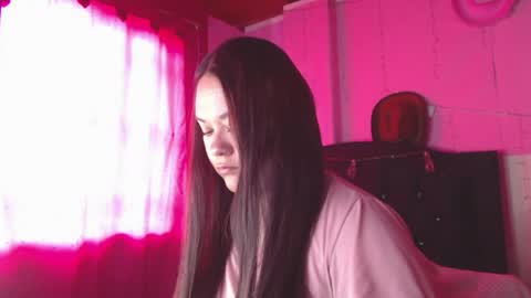 Snapshot of nikkirous_ chatting on April 18, 3:05 pm Nikkirous online show from April 18, 3:05 pm