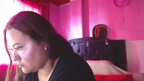 Snapshot of nikkirous_ chatting on April 25, 3:42 pm Nikkirous online show from April 25, 3:42 pm