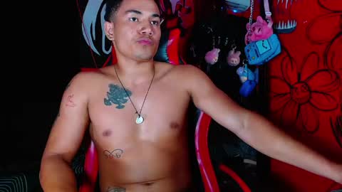 nikkithebeastx online show from April 22, 12:02 am