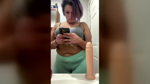 nikkithickum69 online show from December 19, 8:05 pm