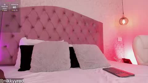 nikky_red__ online show from April 23, 4:03 am