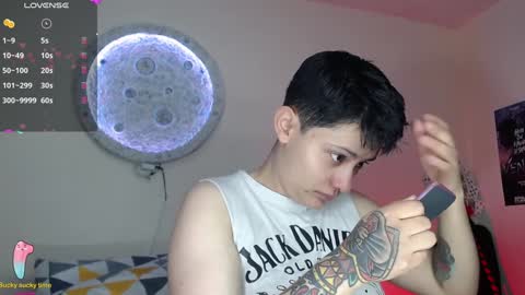 Snapshot of nikky_tomboy444 chatting on January 16, 1:25 pm Nikky online show from January 16, 1:25 pm