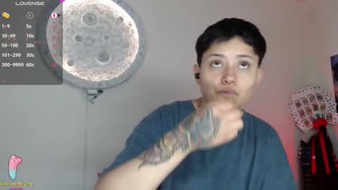 Snapshot of nikky_tomboy444 chatting on February 24, 4:36 pm Nikky online show from February 24, 4:36 pm