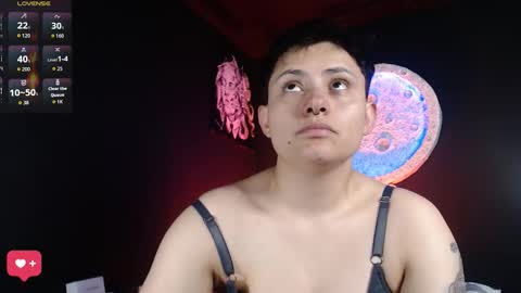 Snapshot of nikky_tomboy444 chatting on October 5, 7:34 pm Nikky online show from October 5, 7:34 pm