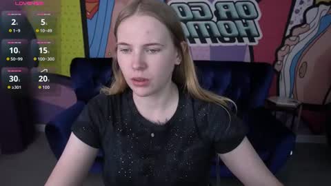 nikkyreyyy online show from June 9, 5:30 am