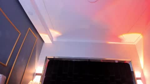     online show from February 11, 8:20 pm