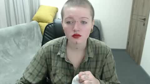 nikkysnow online show from September 26, 8:18 am