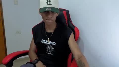 niklaus_wolf online show from March 12, 2:07 am