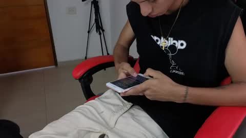 niklaus_wolf online show from March 31, 7:14 pm